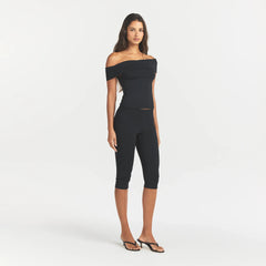 SMOOTH LAYERS HIGH-WAISTED CAPRI | OBSIDIAN