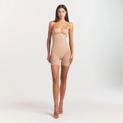 POWER MESH SHAPEWEAR CORE SCULPT HIGH-WAISTED MID THIGH SHORT | CLAY