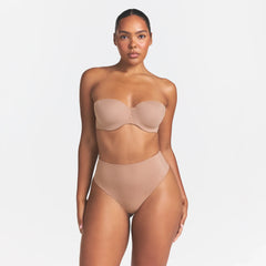 SMOOTHING INTIMATES STRAPLESS BRA | SIENNA
