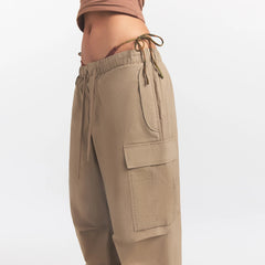 WOVEN COTTON OVERSIZED LOW RISE CARGO PANT | DESERT