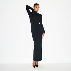 SMOOTH LAYERS TURTLENECK LONG DRESS | OBSIDIAN