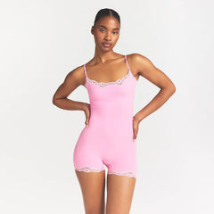 FITS EVERYBODY LACE ONESIE | BUBBLE GUM TONAL