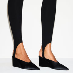 THE ESSENTIAL COLLECTION HIGH-WAISTED STIRRUP LEGGING | OBSIDIAN