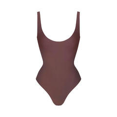 SKIMS BODY SCOOP LOW BACK THONG BODYSUIT | COCOA