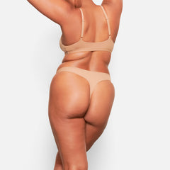 FITS EVERYBODY DIPPED FRONT THONG | SIENNA