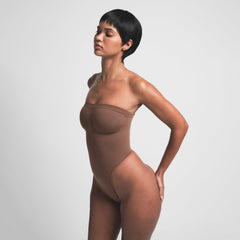 SEAMLESS SCULPT STRAPLESS THONG BODYSUIT | JASPER