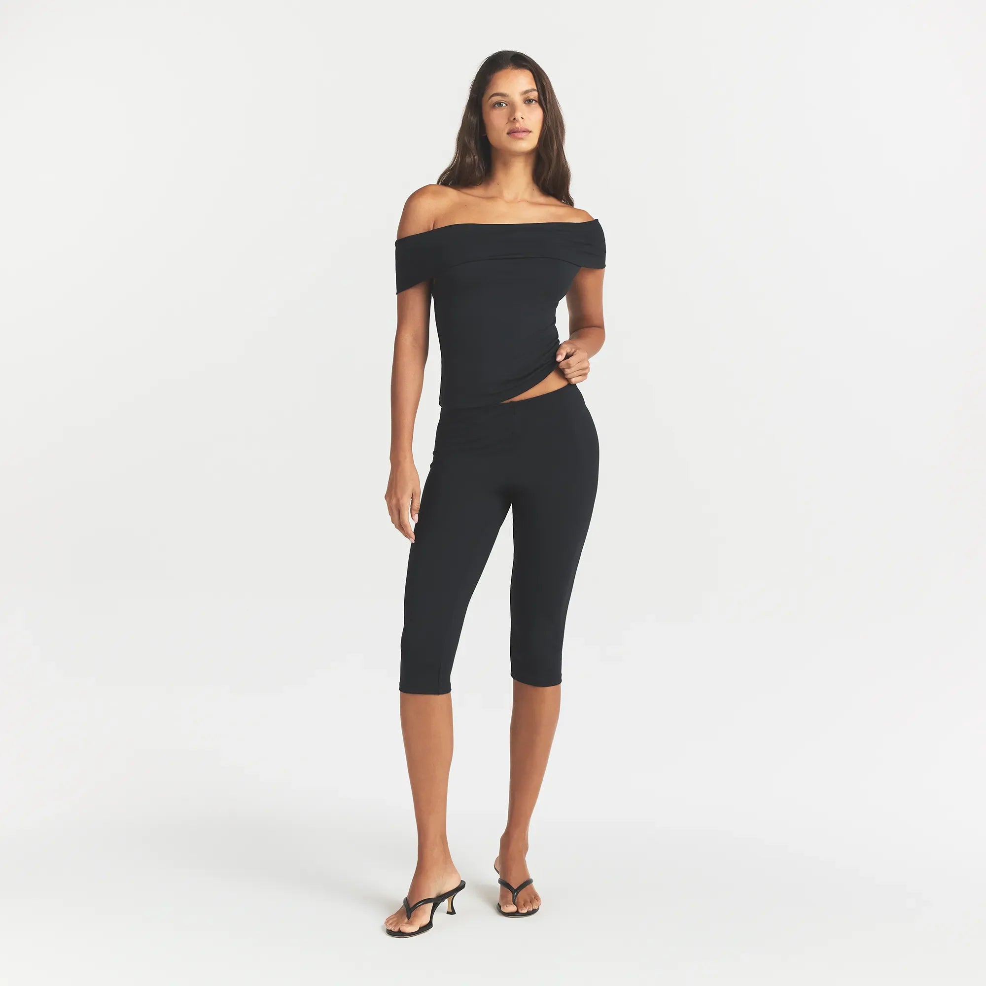 SMOOTH LAYERS HIGH-WAISTED CAPRI | OBSIDIAN
