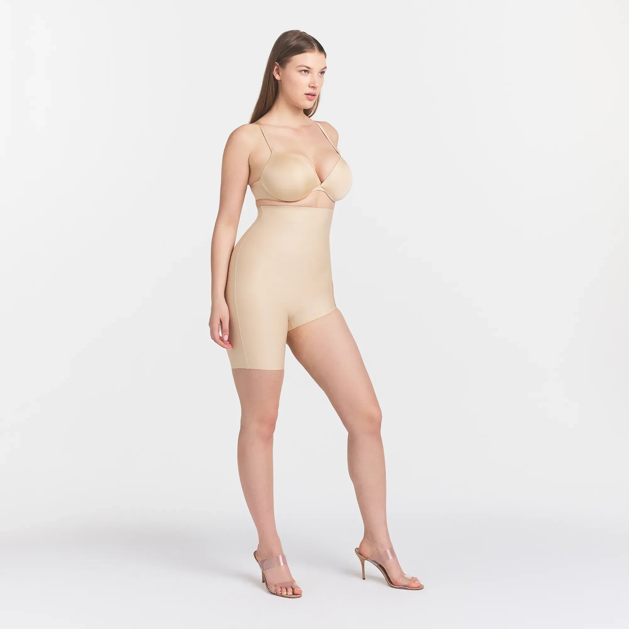 SKIMS BODY LEFT LEG SOLUTION SHORT | SAND