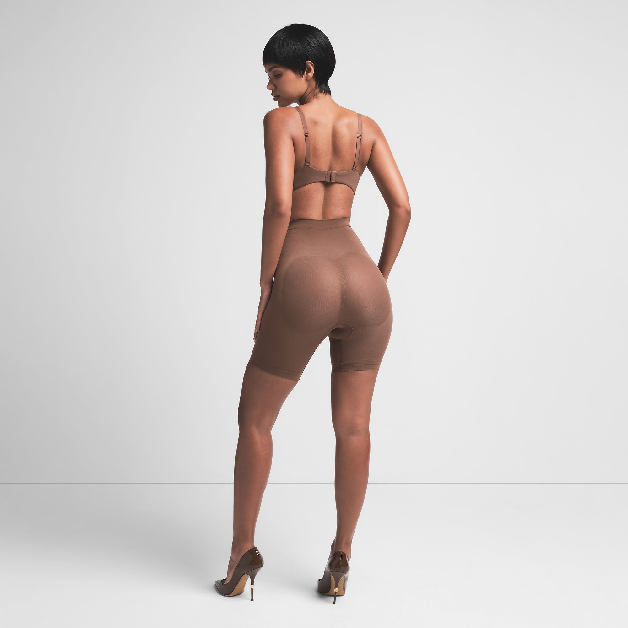 SEAMLESS SCULPT MID THIGH SHORT | JASPER
