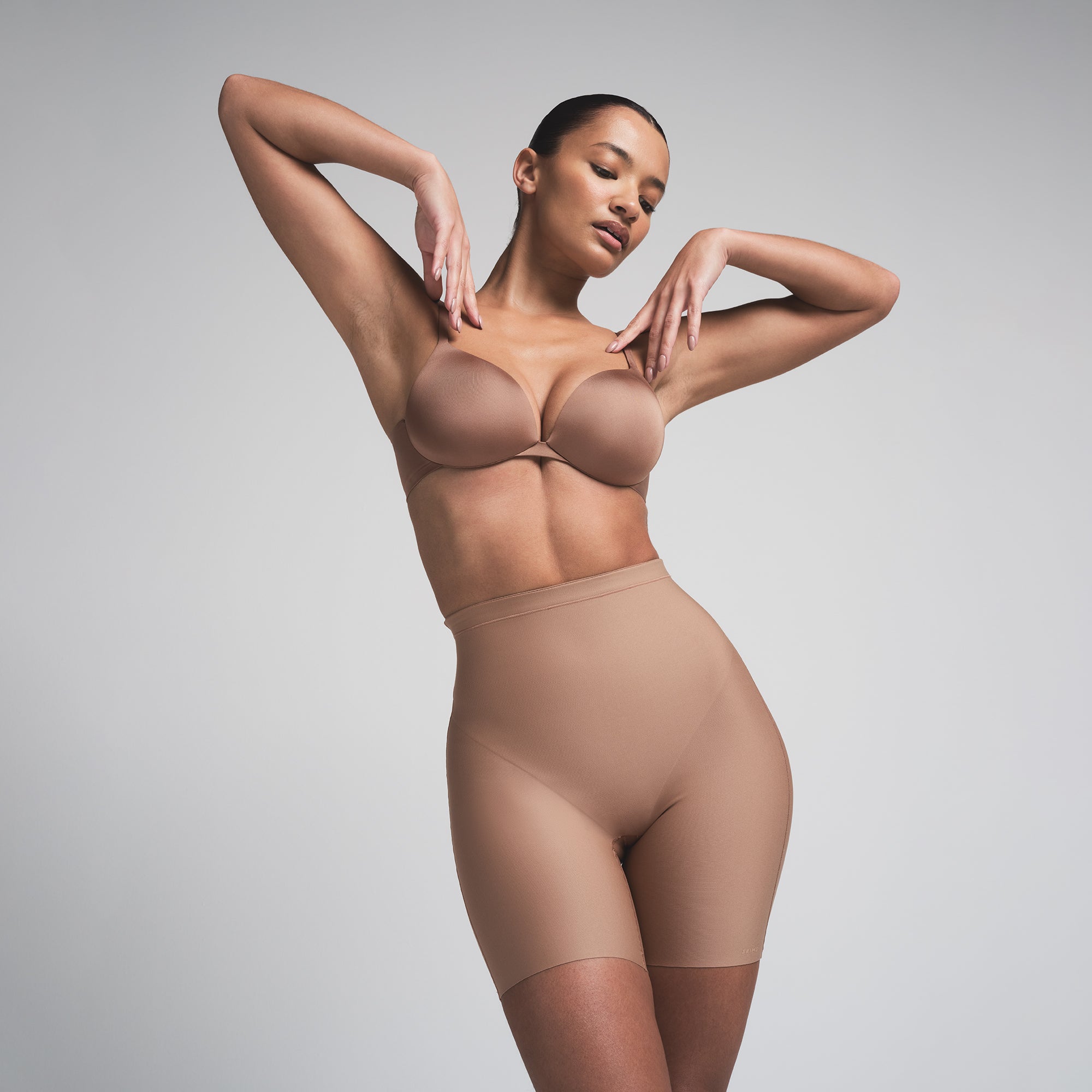 SKIMS BODY CORE SCULPT MID RISE SHORT | SIENNA