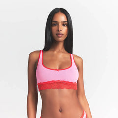 LIGHTWEIGHT COTTON LACE SCOOP BRALETTE | CARNATION CONTRAST