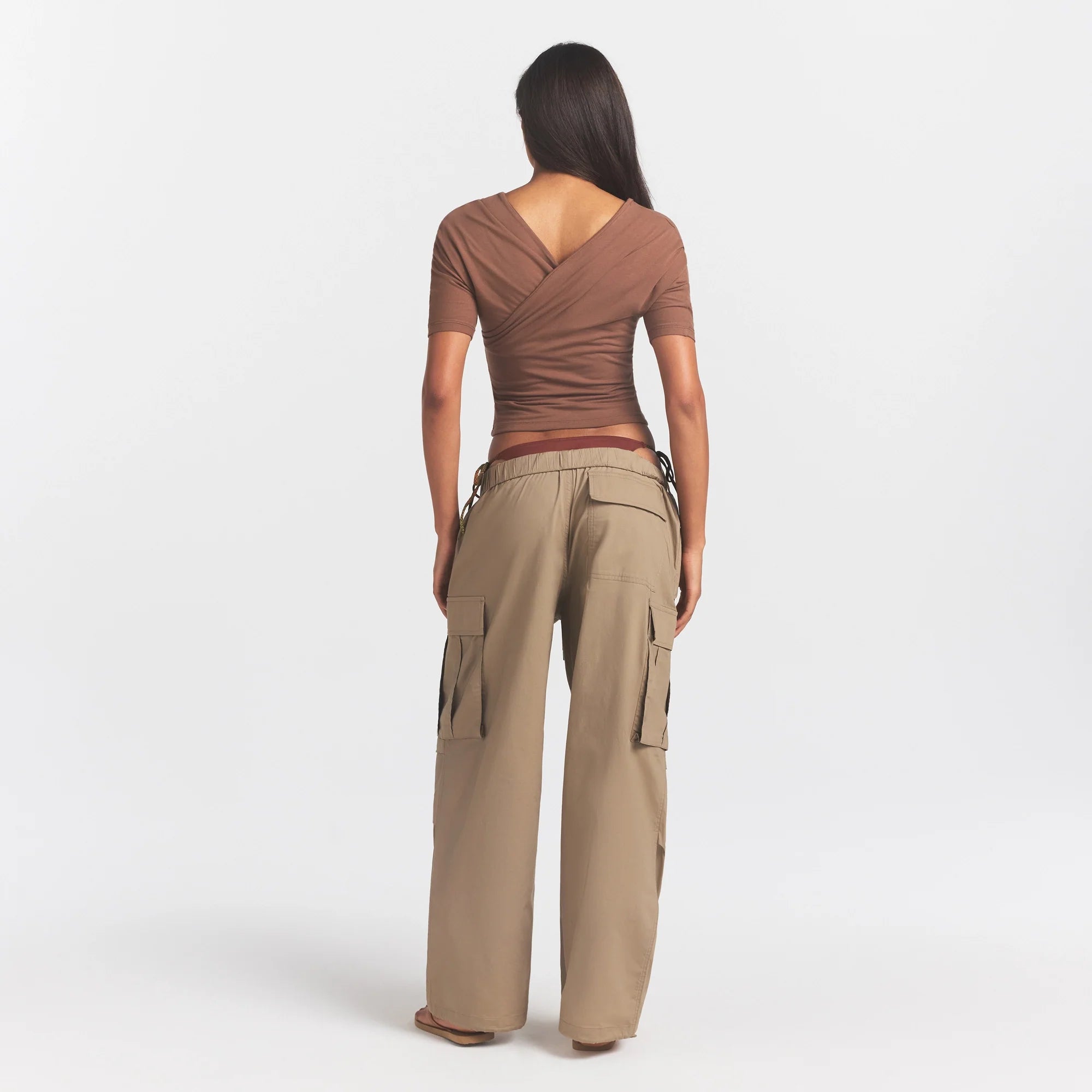 WOVEN COTTON OVERSIZED LOW RISE CARGO PANT | DESERT
