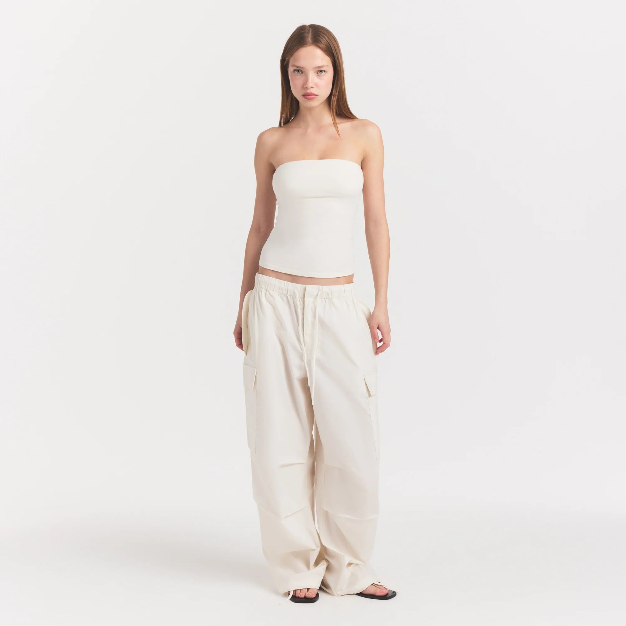 WOVEN COTTON OVERSIZED LOW RISE CARGO PANT | EGRET