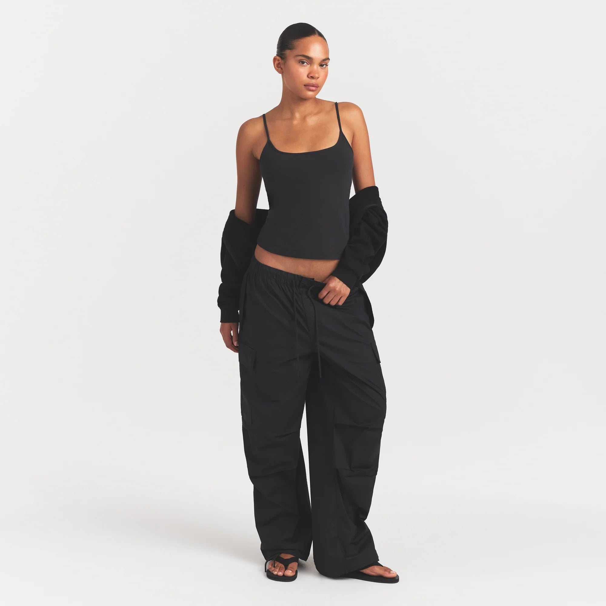 WOVEN COTTON OVERSIZED LOW RISE CARGO PANT | ONYX