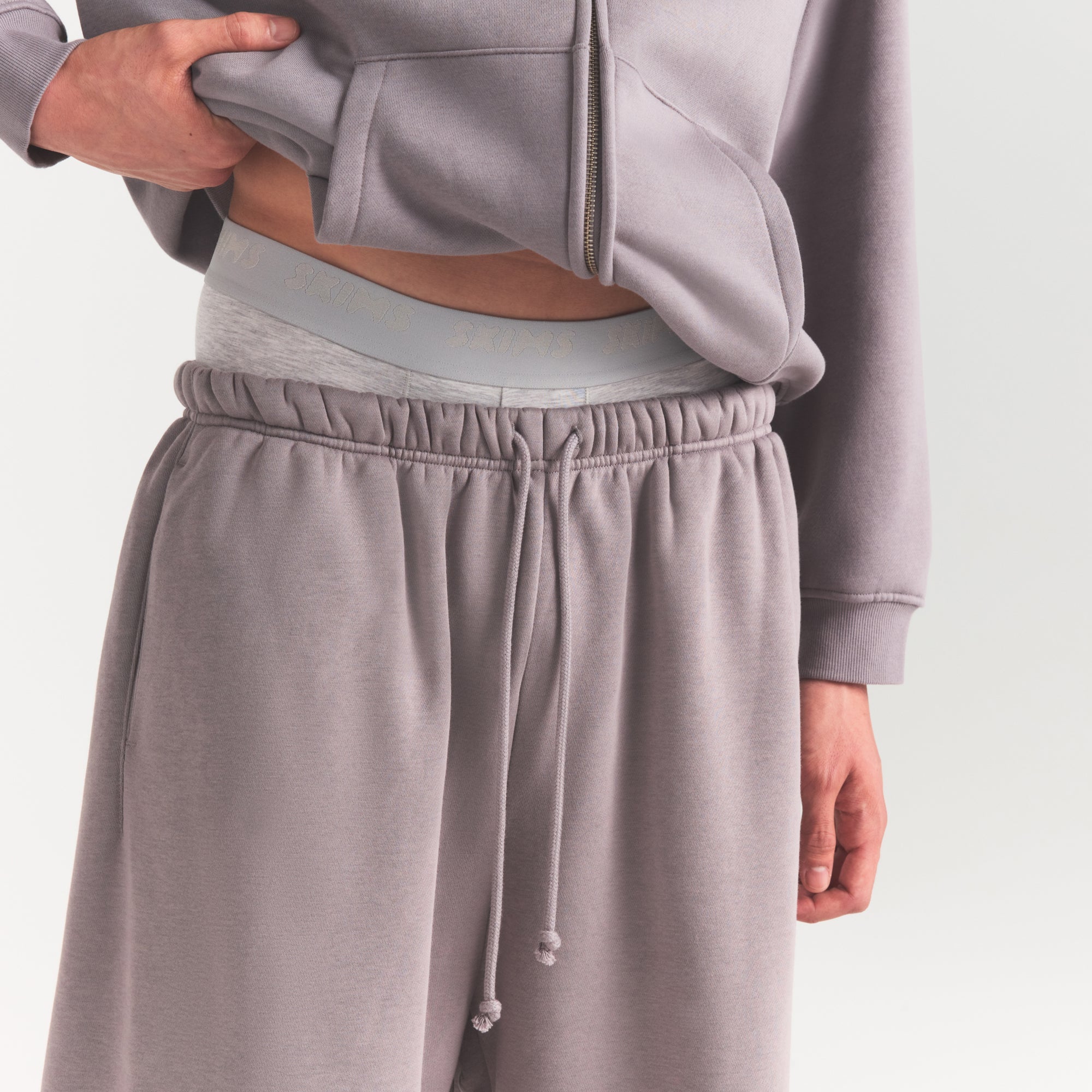 FLEECE LOUNGE MENS RELAXED LONG SHORT | SHADOW
