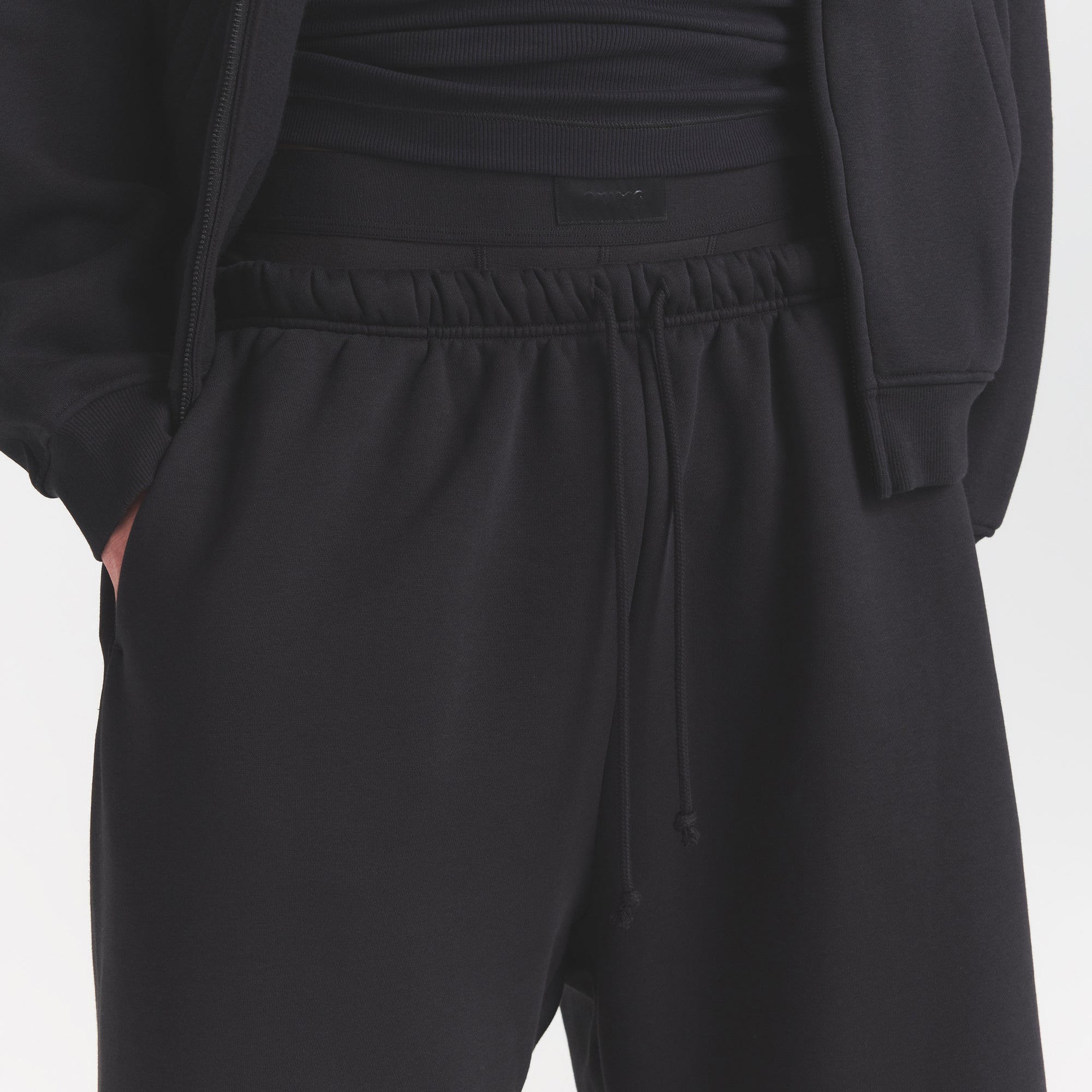 FLEECE LOUNGE MENS RELAXED LONG SHORT | WASHED ONYX