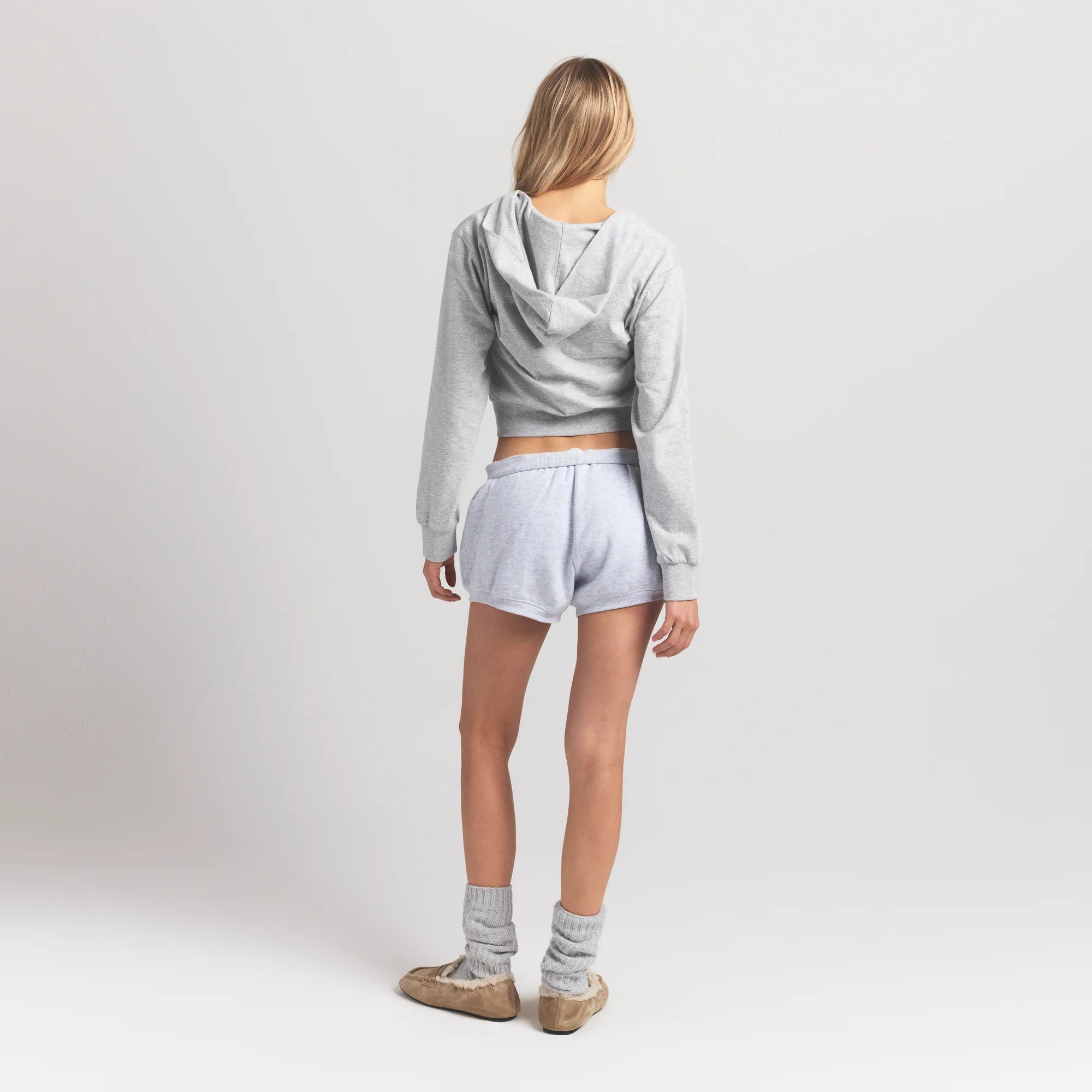 COTTON FLEECE BUBBLE HEM SHORT | LIGHT HEATHER GREY