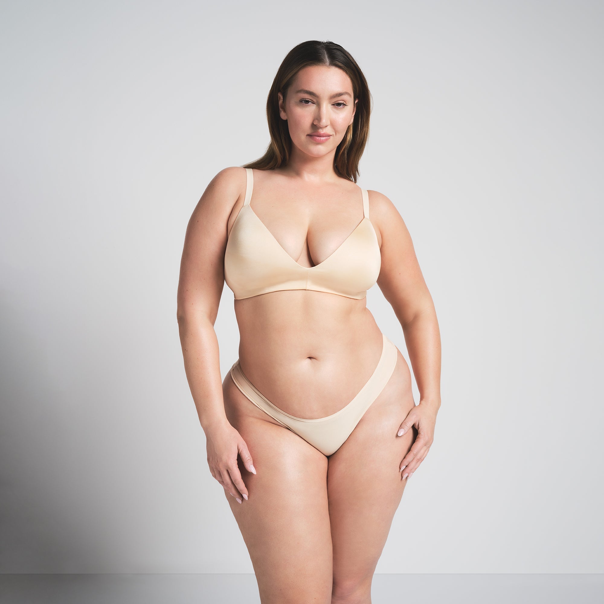 WIRELESS FORM T-SHIRT DEMI BRA | SAND