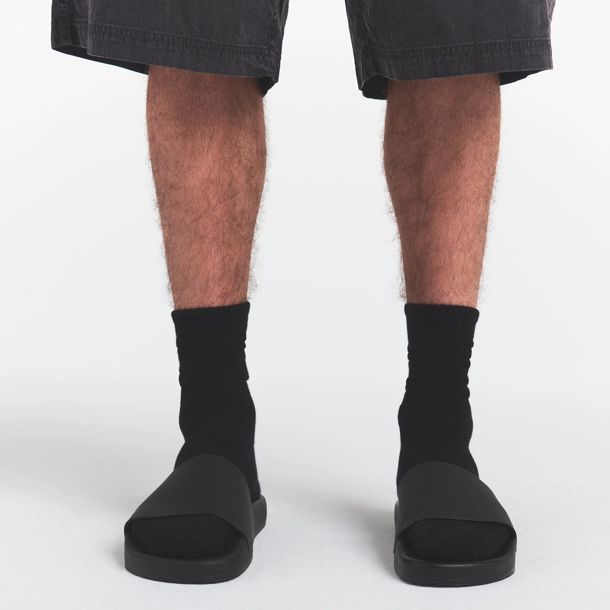 SKIMS ACCESSORIES MENS POOL SLIDE | ONYX