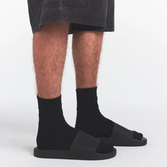 SKIMS ACCESSORIES MENS POOL SLIDE | ONYX