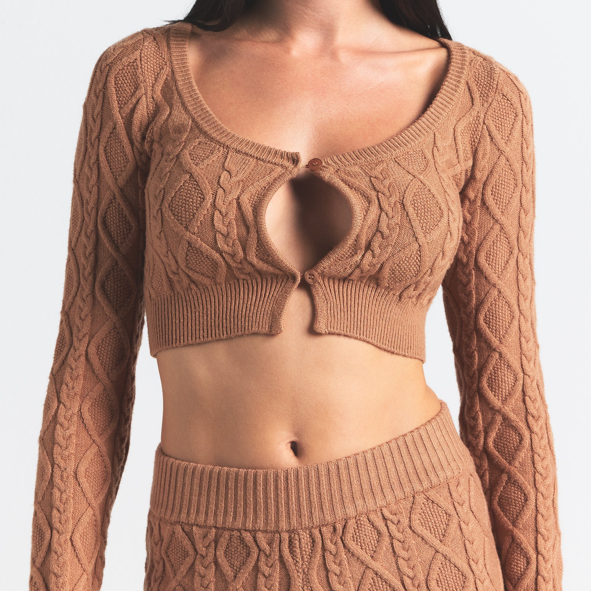 SWEATER KNITS CABLEKNIT CROPPED CARDIGAN | DARK HONEY