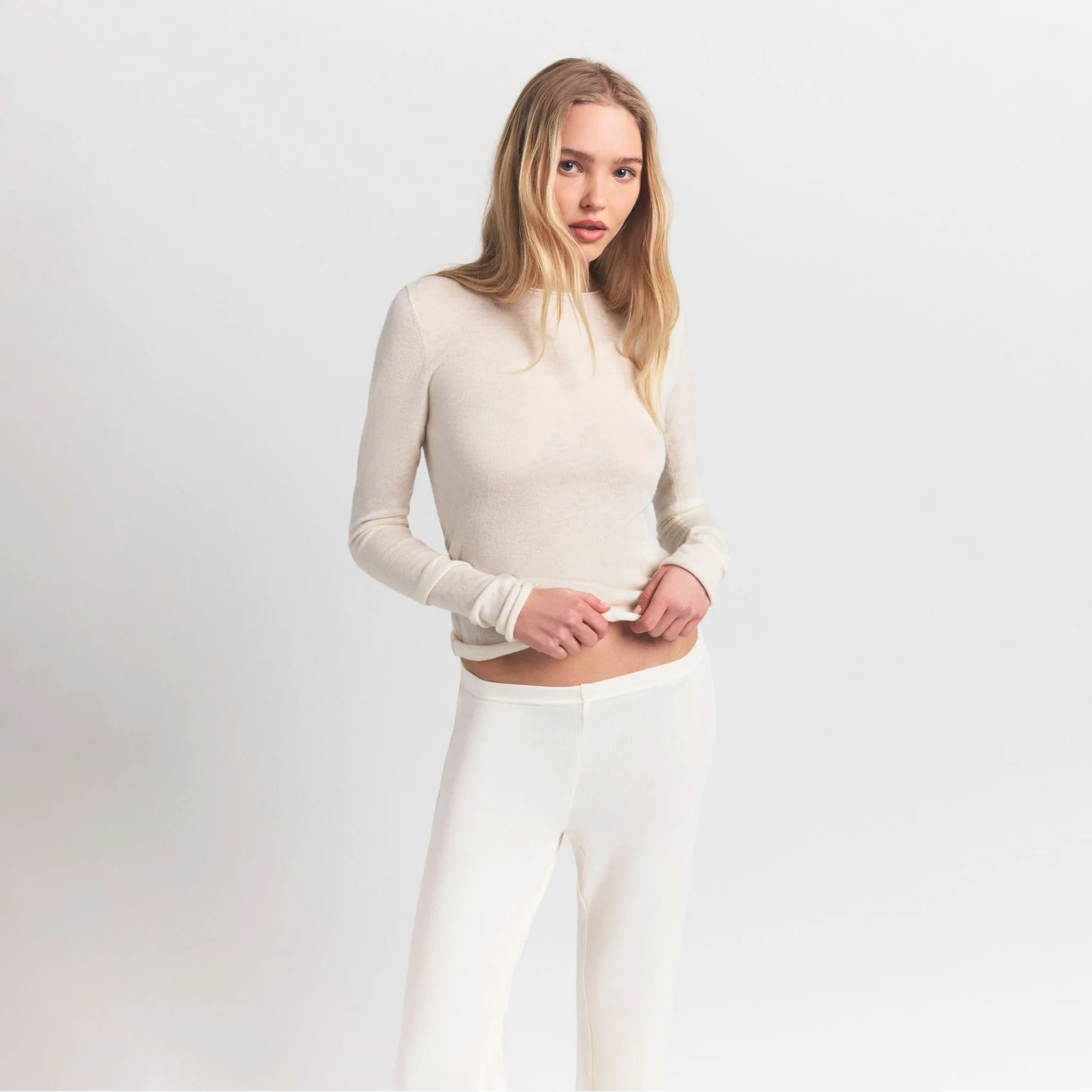 FEATHERWEIGHT CASHMERE LONG SLEEVE TOP | EGRET