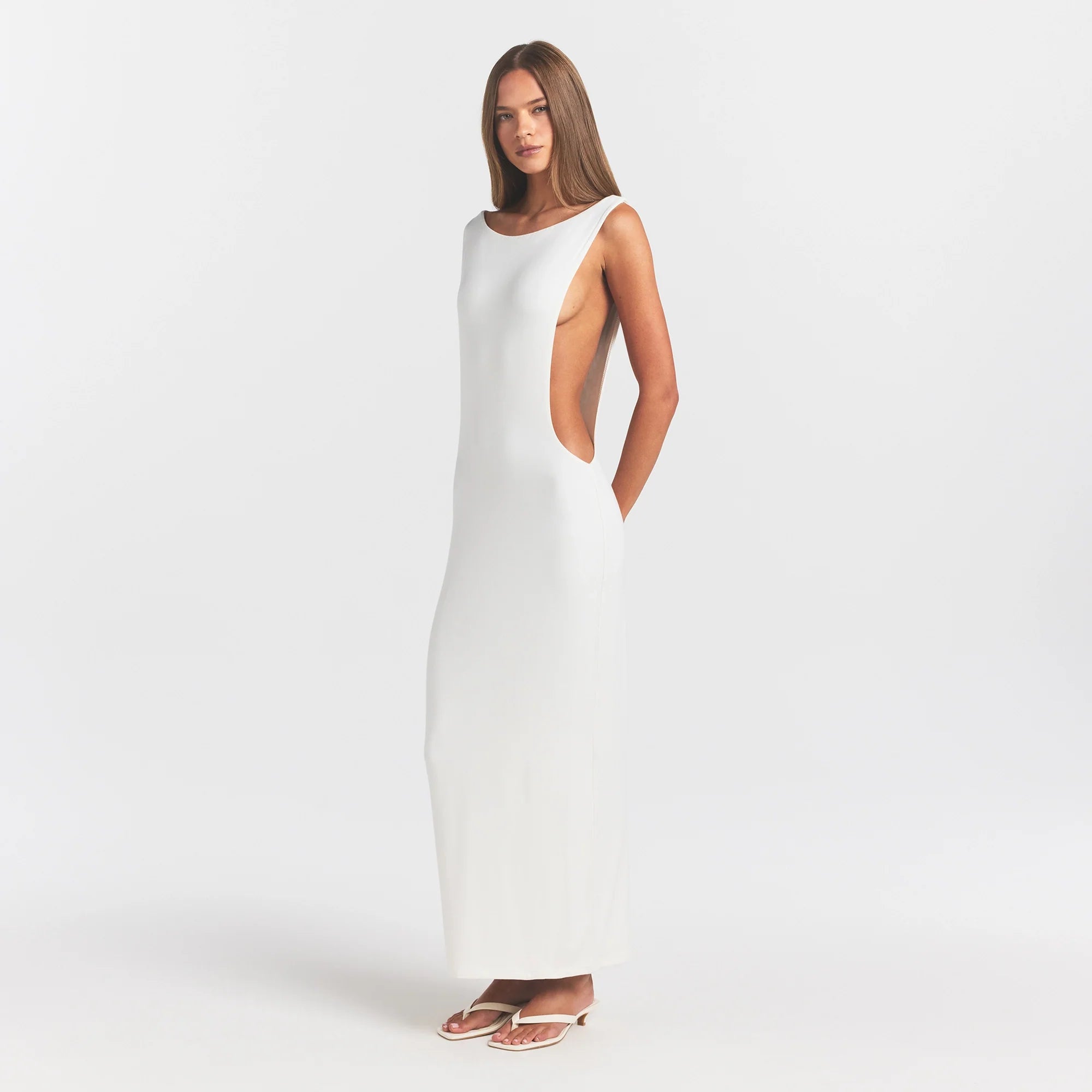 SMOOTH LAYERS CUT OUT LONG DRESS | EGRET