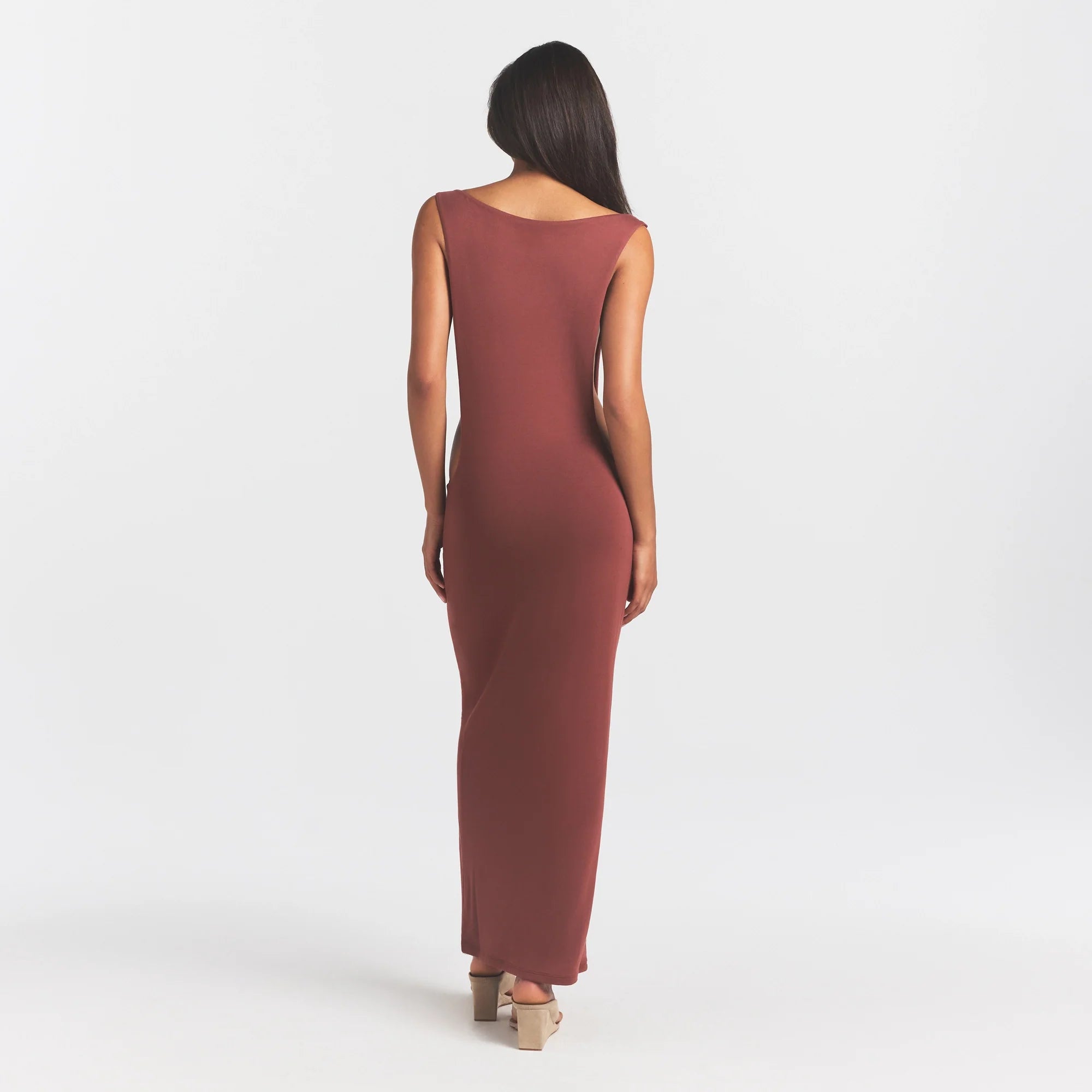 SMOOTH LAYERS CUT OUT LONG DRESS | HENNA