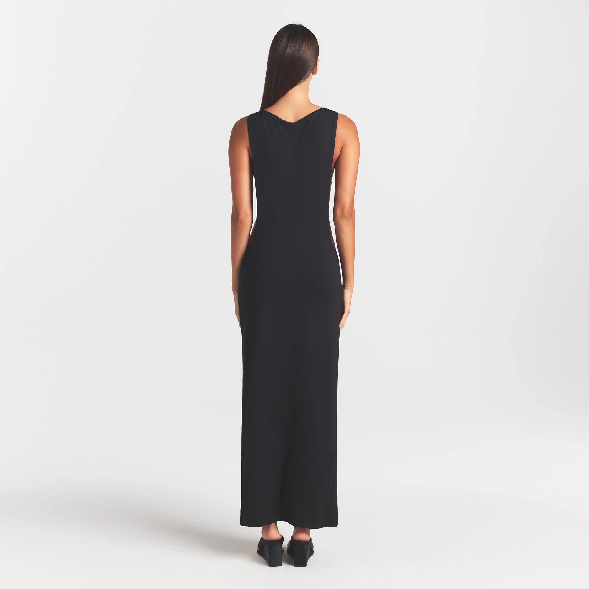 SMOOTH LAYERS CUT OUT LONG DRESS | OBSIDIAN