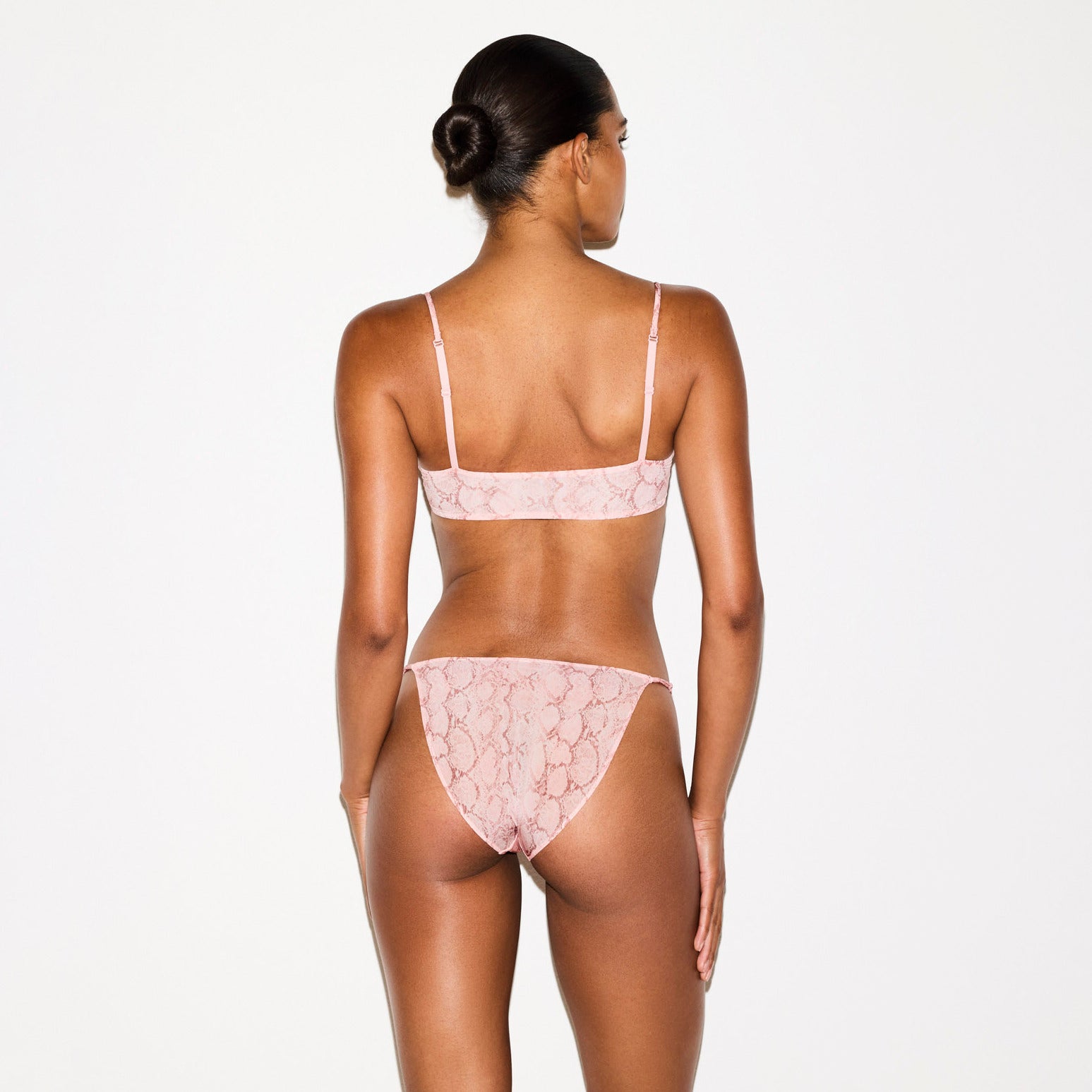MILKY SHEER FRONT CLOSE BRA | ROSE PASTEL SNAKE PRINT