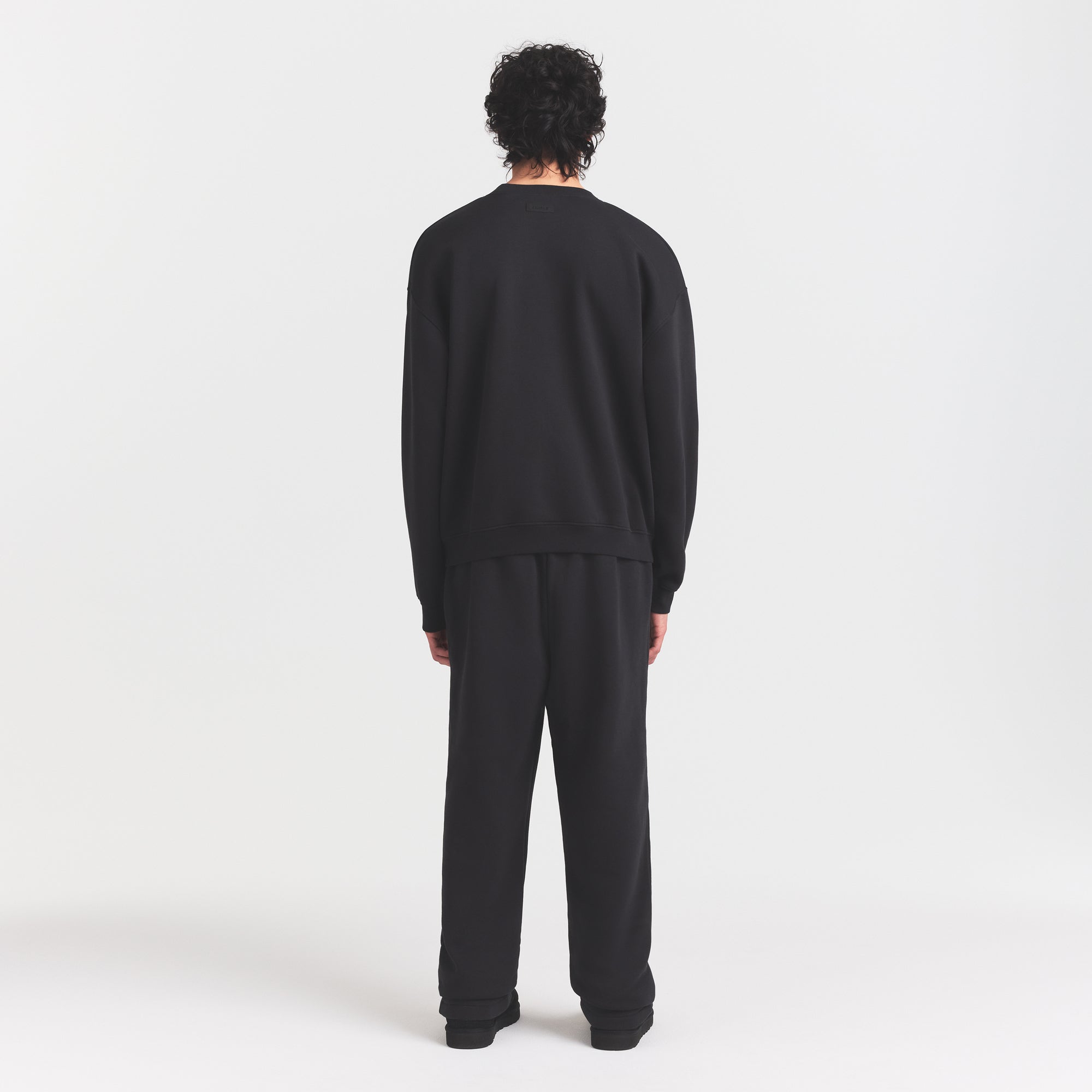 FLEECE LOUNGE MENS RELAXED HIGH CREWNECK | WASHED ONYX