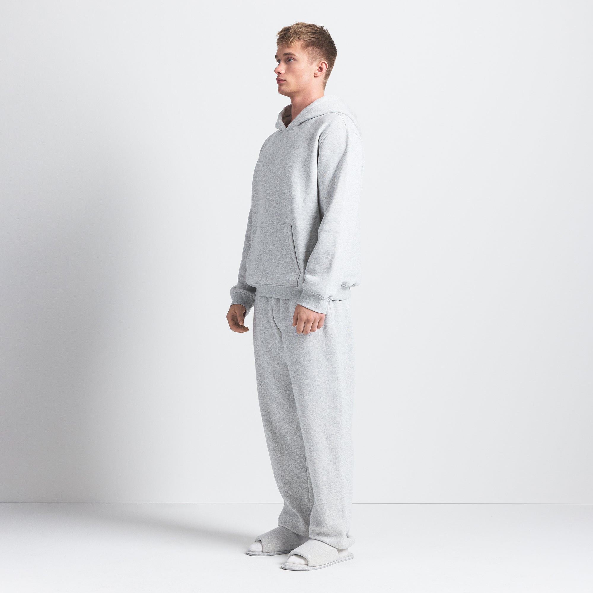 FLEECE LOUNGE MENS RELAXED HOODIE | LIGHT HEATHER GREY