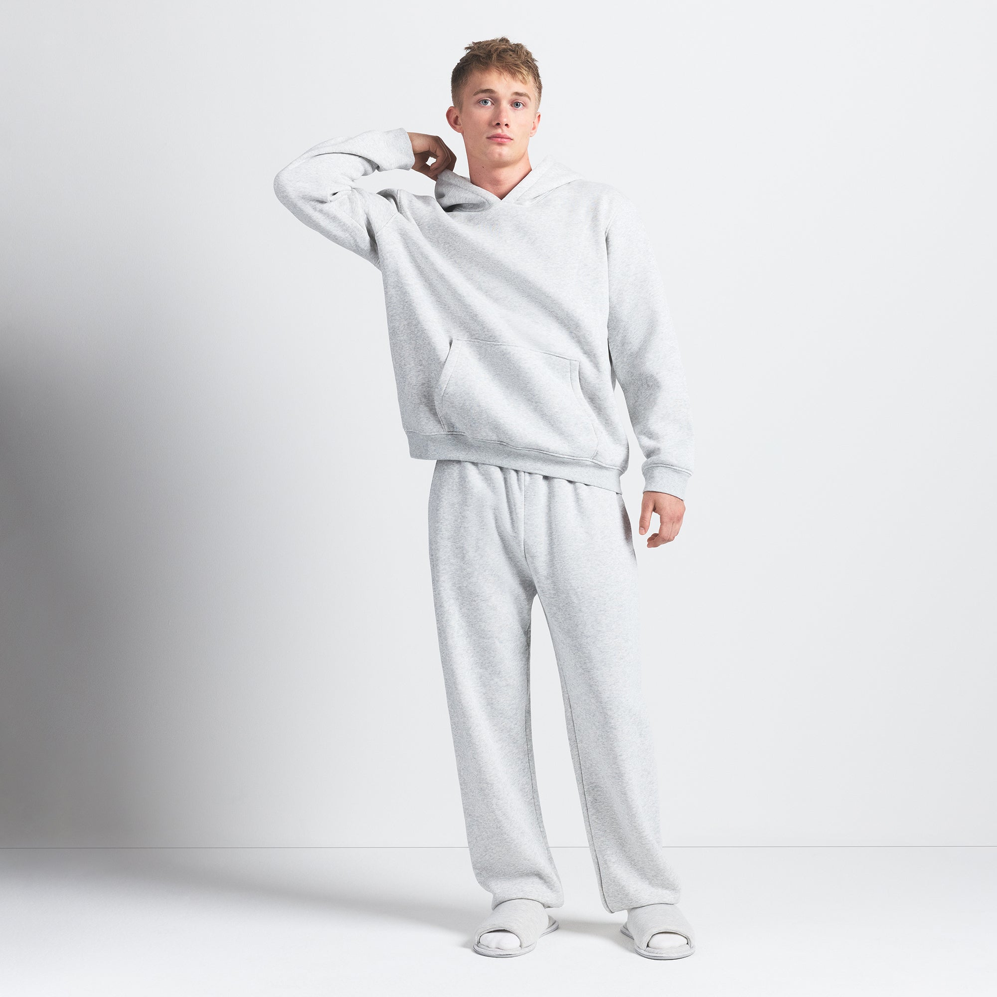 FLEECE LOUNGE MENS RELAXED HOODIE | LIGHT HEATHER GREY