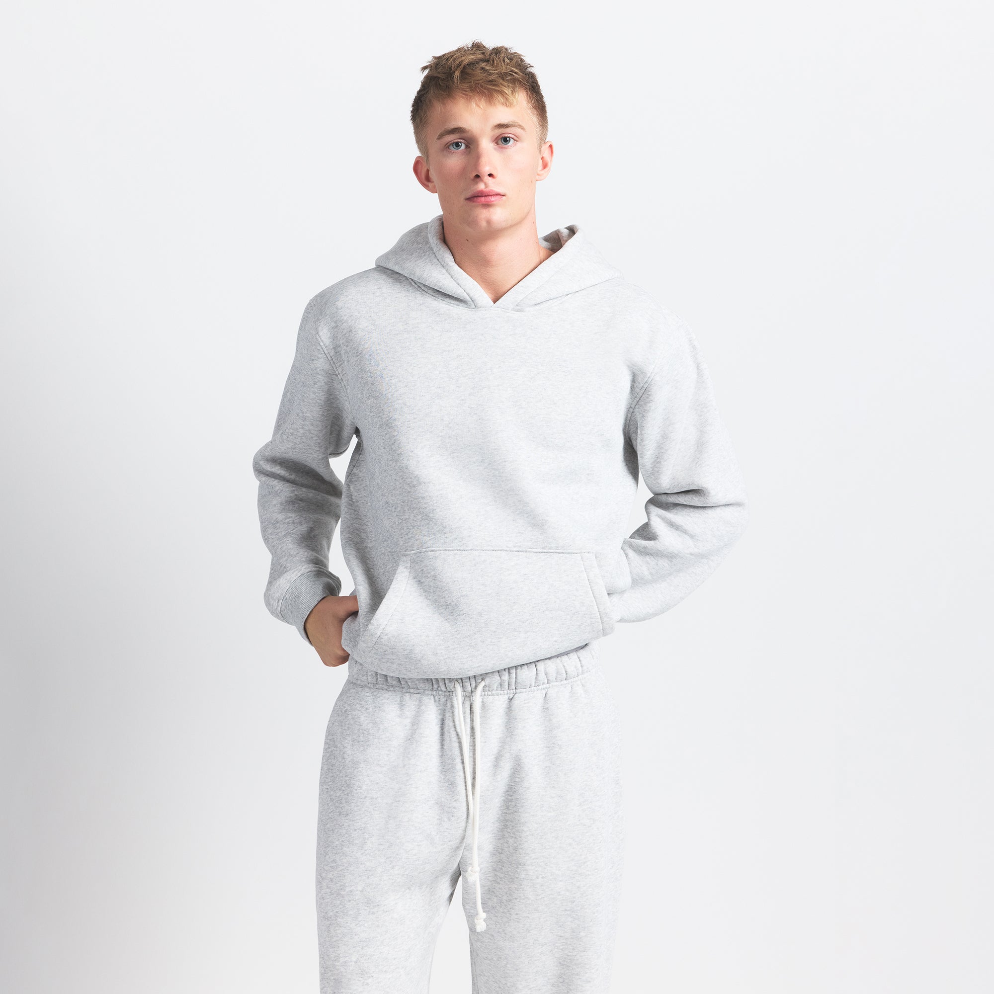 FLEECE LOUNGE MENS RELAXED HOODIE | LIGHT HEATHER GREY