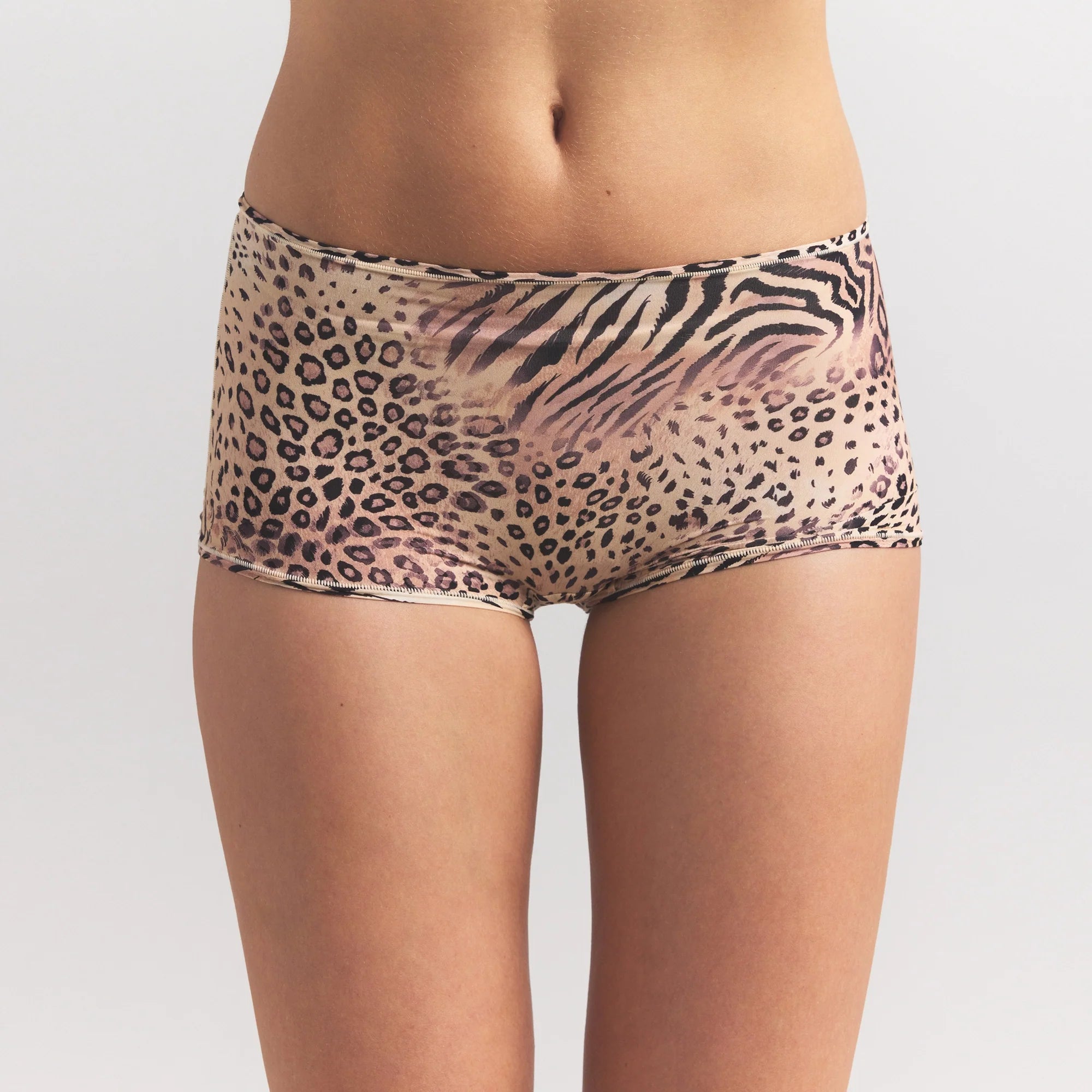FITS EVERYBODY BOY SHORT | SAND MULTI ANIMAL