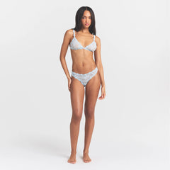 STRETCH LACE DIPPED THONG | POWDER BLUE