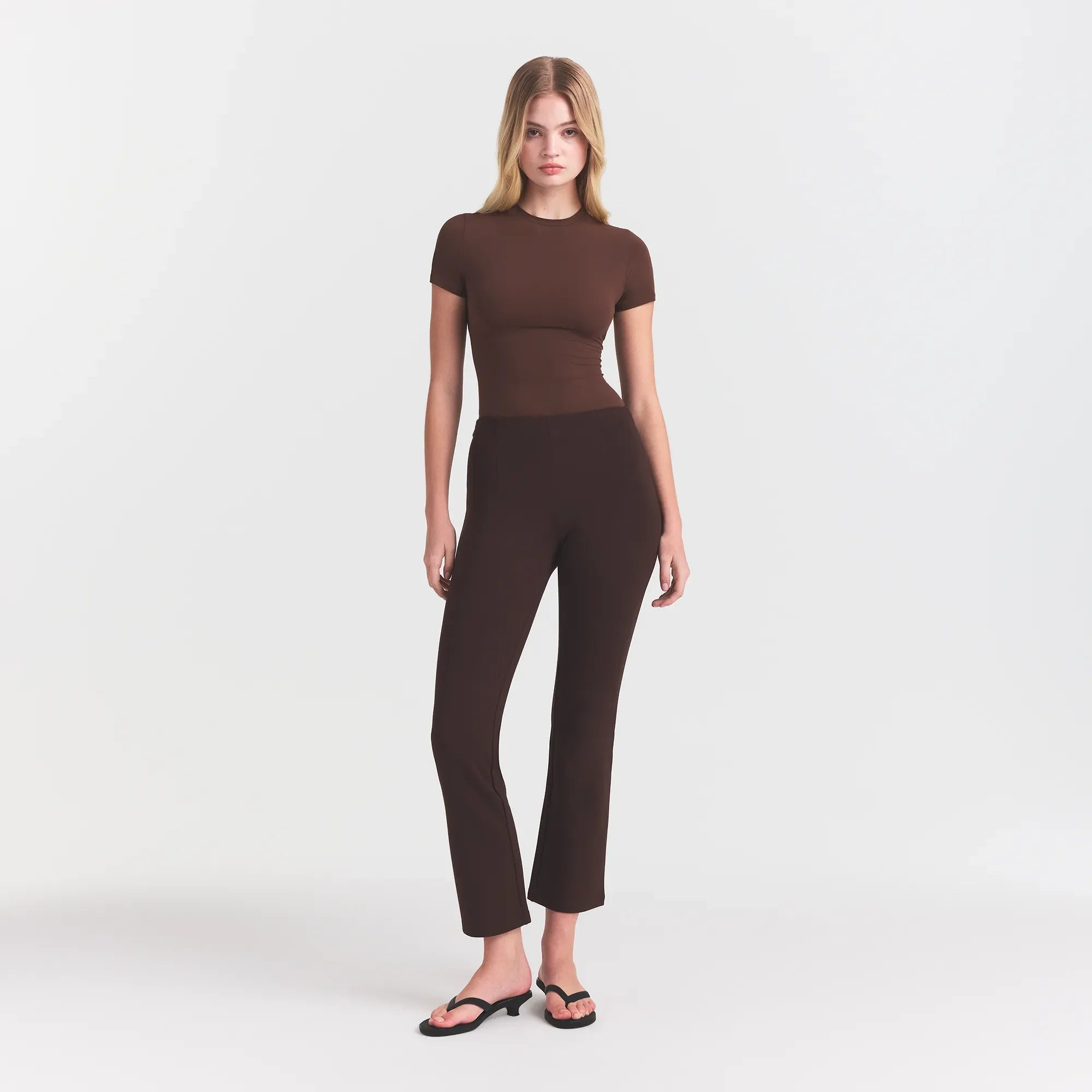 THE ESSENTIAL COLLECTION HIGH-WAISTED CROPPED KICK FLARE PANT | ESPRESSO