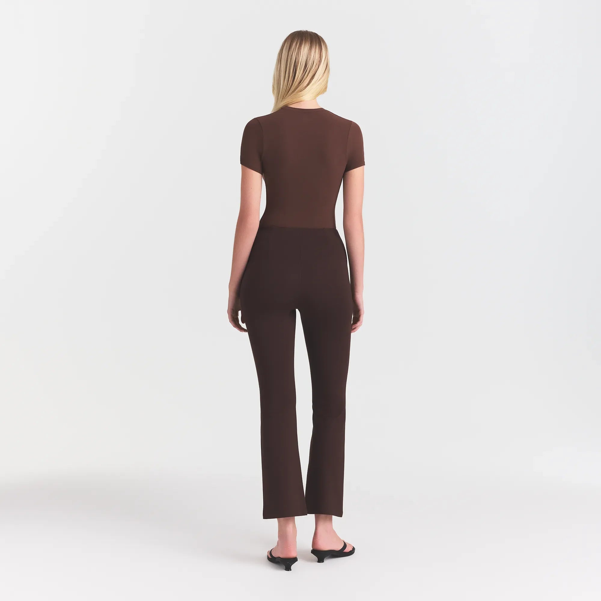 THE ESSENTIAL COLLECTION HIGH-WAISTED CROPPED KICK FLARE PANT | ESPRESSO