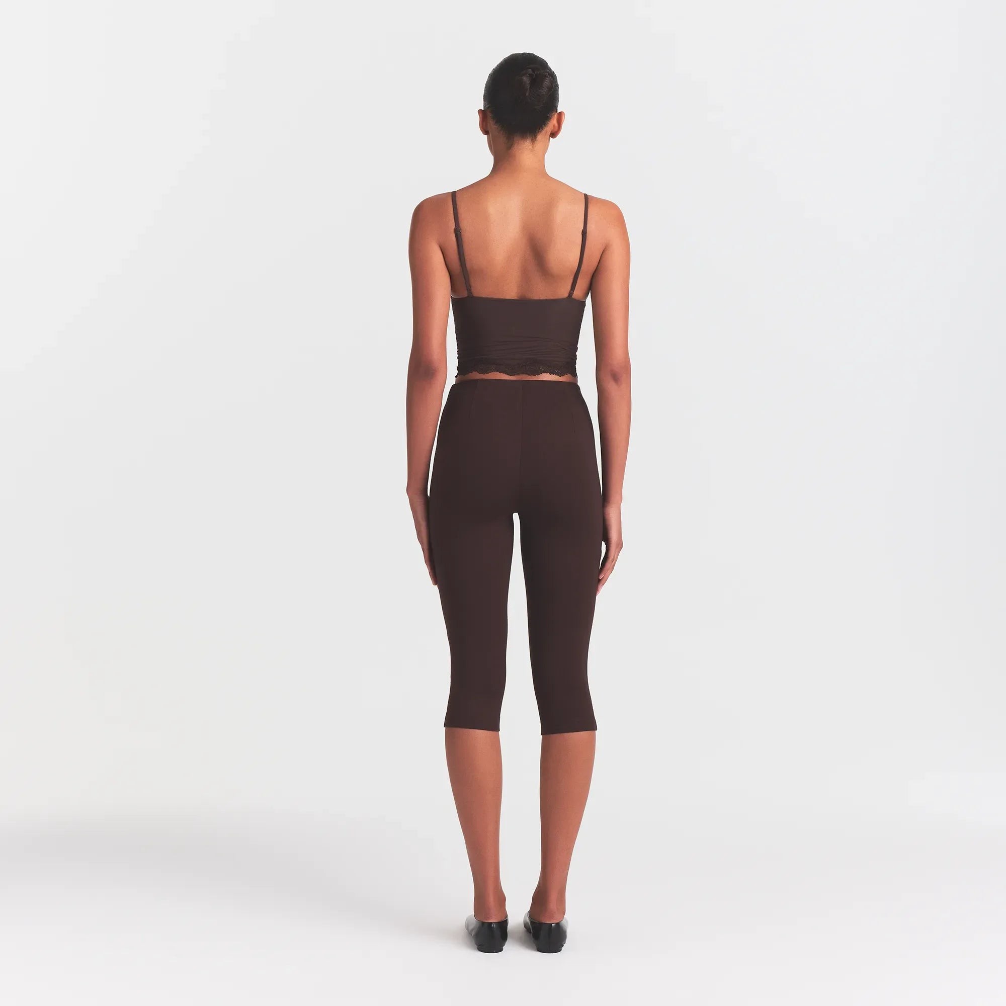 THE ESSENTIAL COLLECTION HIGH-WAISTED CAPRI | ESPRESSO