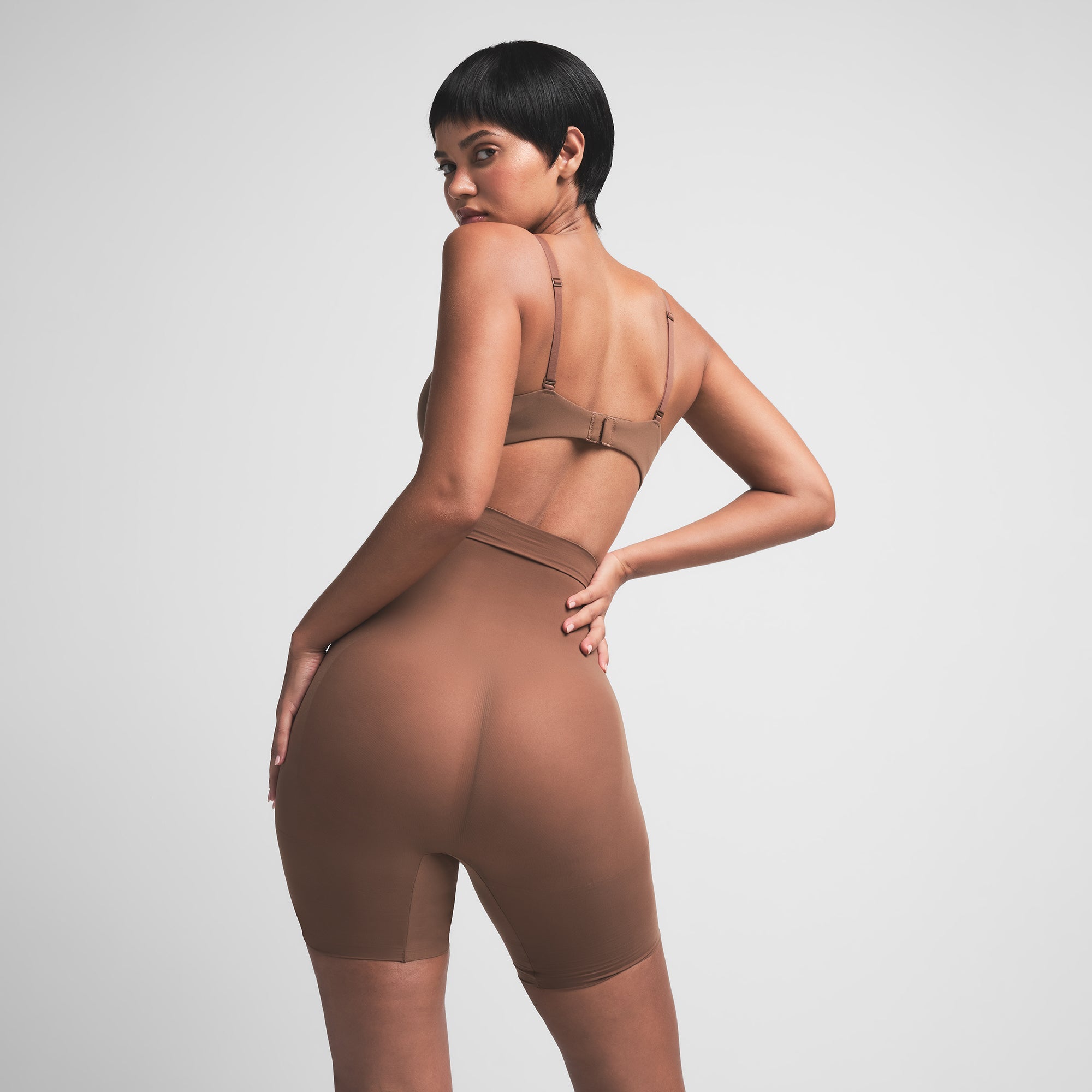 SHEER SEAMLESS HIGH-WAISTED MID THIGH SHORT | JASPER