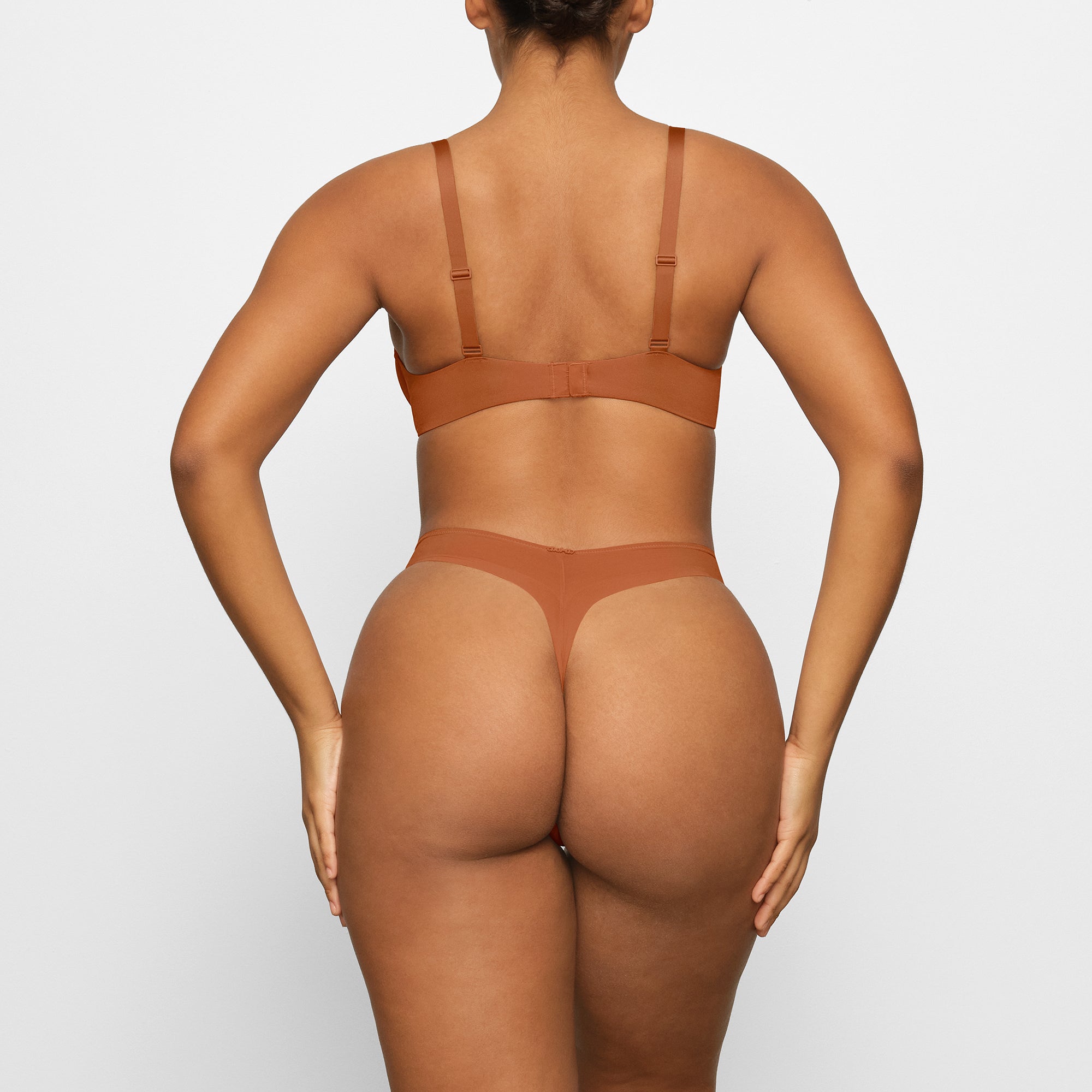 NO SHOW UNLINED DEMI BRA | BRONZE