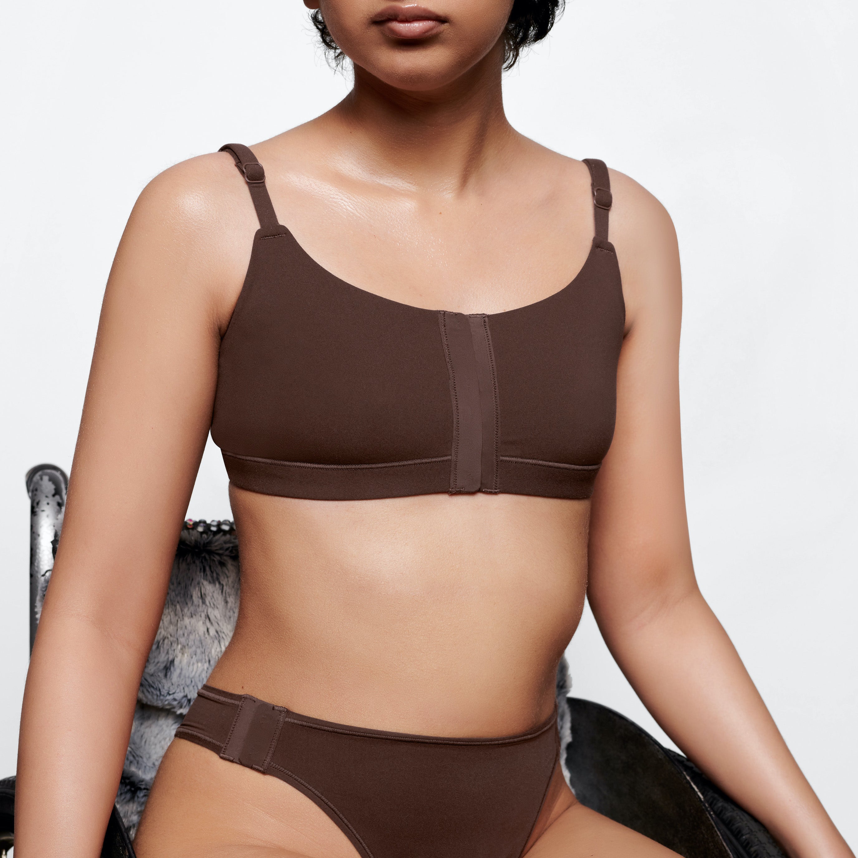 FITS EVERYBODY ADAPTIVE SCOOP BRALETTE | COCOA