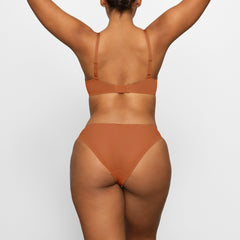 WEIGHTLESS SCOOP BRA | BRONZE
