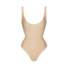SKIMS BODY SCOOP LOW BACK THONG BODYSUIT | SAND