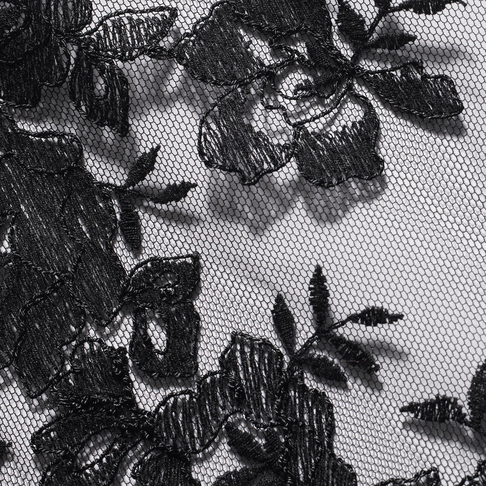 EMBROIDERED LINGERIE FRONT CLOSE UNLINED BRA | ONYX
