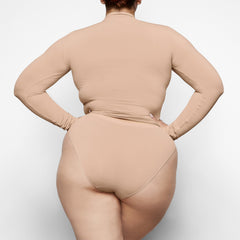 SOFT SMOOTHING SEAMLESS BRIEF | CLAY
