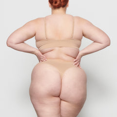 SOFT SMOOTHING SEAMLESS THONG | CLAY