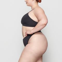 SOFT SMOOTHING SEAMLESS THONG | ONYX