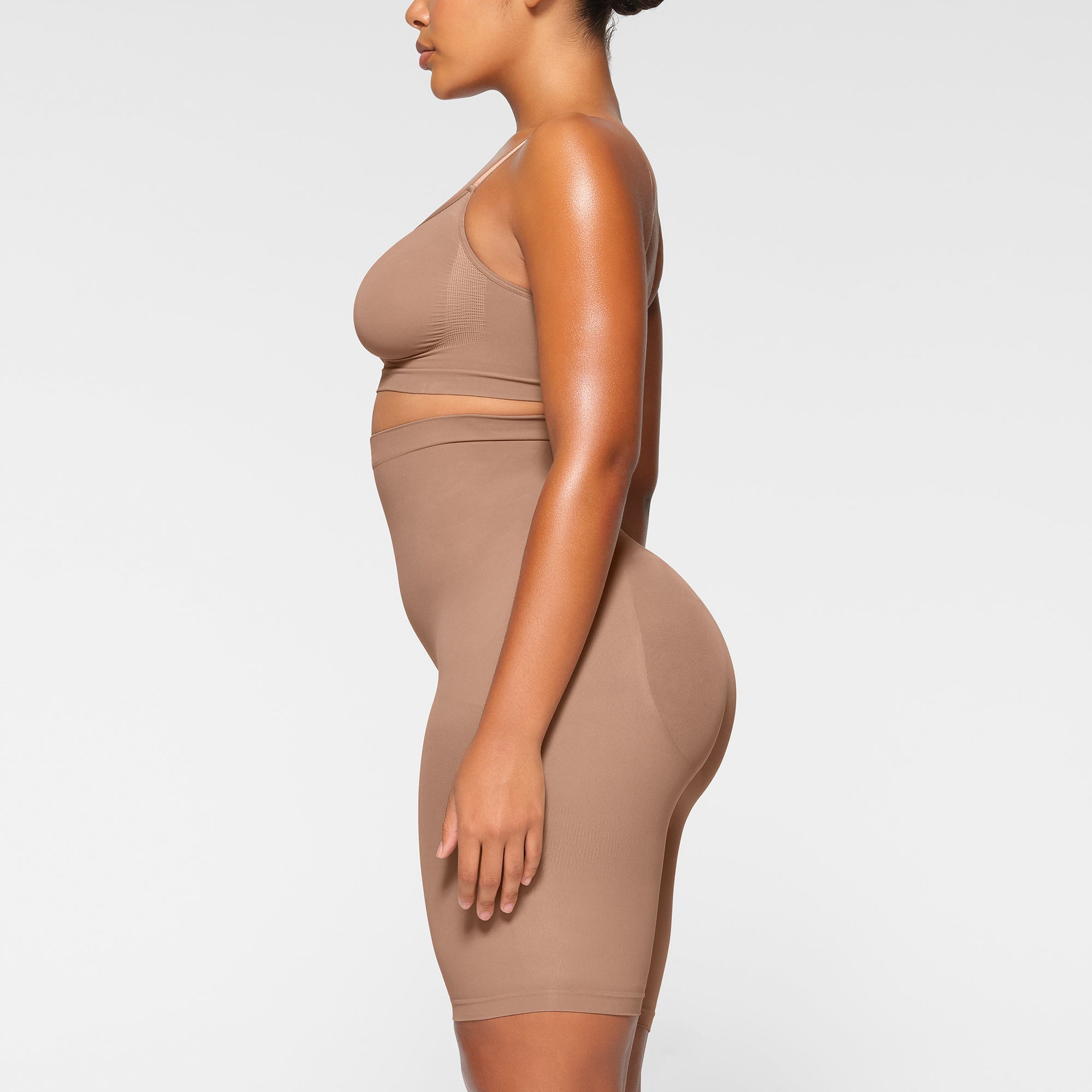SEAMLESS SCULPT HIGH-WAISTED ABOVE THE KNEE SHORT | SIENNA