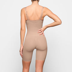 SEAMLESS SCULPT BUTT LIFTING OPEN BUST BODYSUIT | CLAY